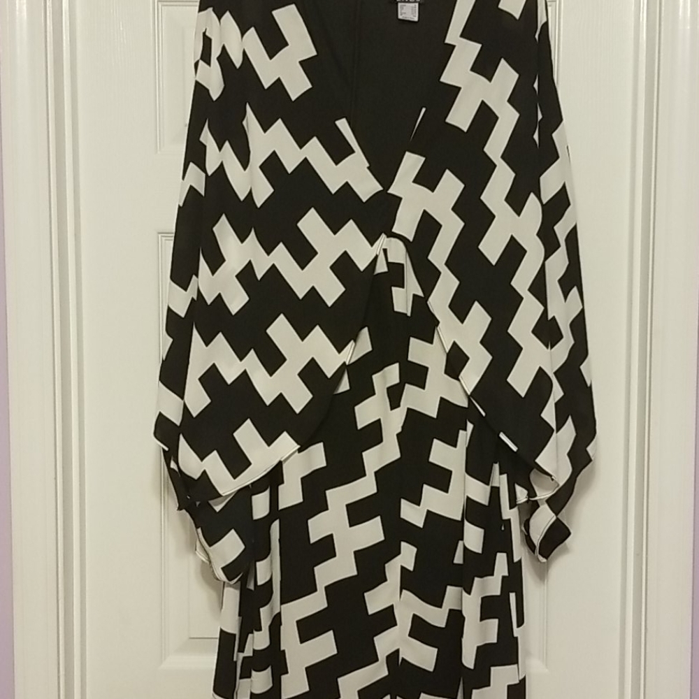 Beautiful Black/White Dress